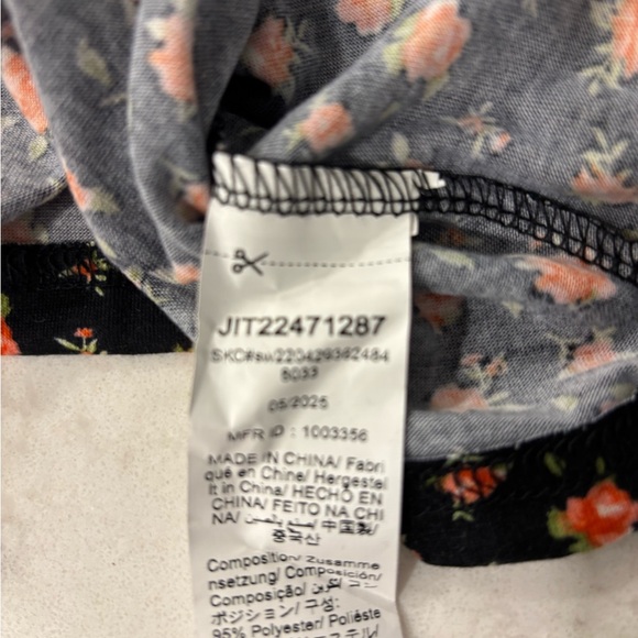 RoseSeek Floral Black Camisole Top Women’s Large w/ Adjustable Straps NWT - Picture 6 of 6